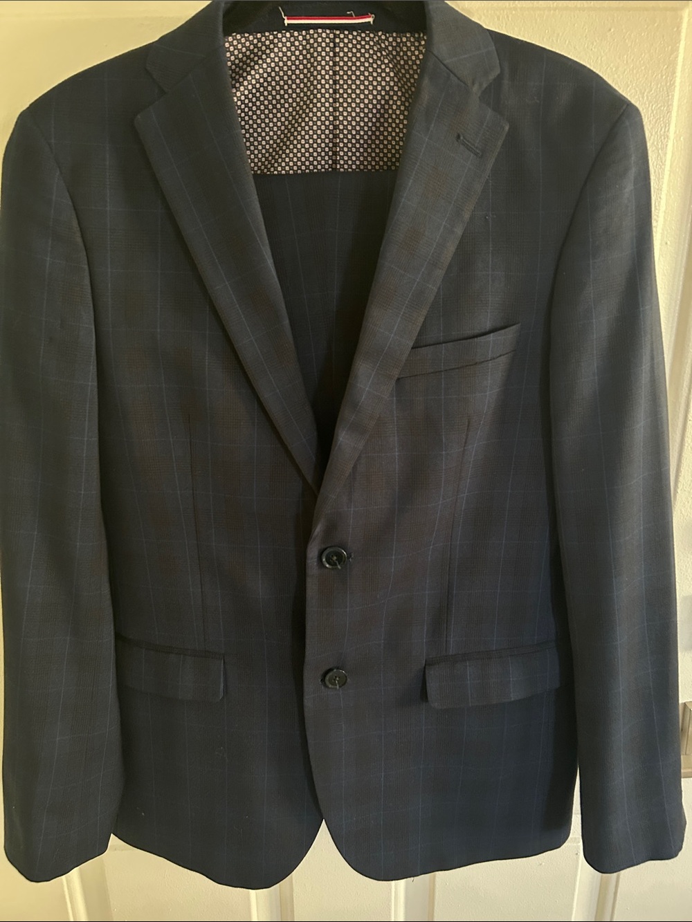 Soul of London Men's Navy Pinstripe Suit. (Blazer Sz  38R & Pants Sz 29 R)